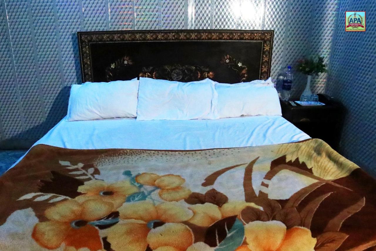 Royal Inn Guest House Лахор Екстериор снимка
