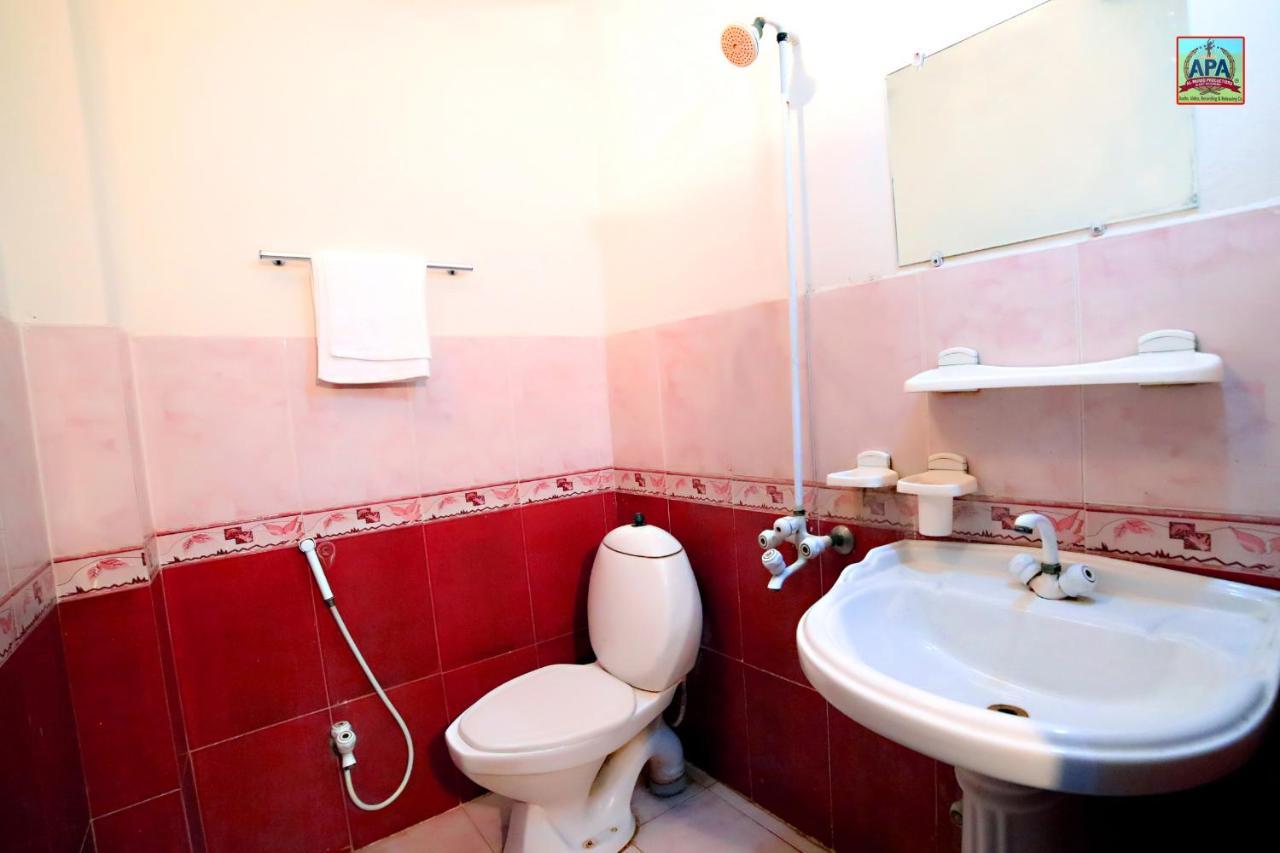 Royal Inn Guest House Лахор Екстериор снимка