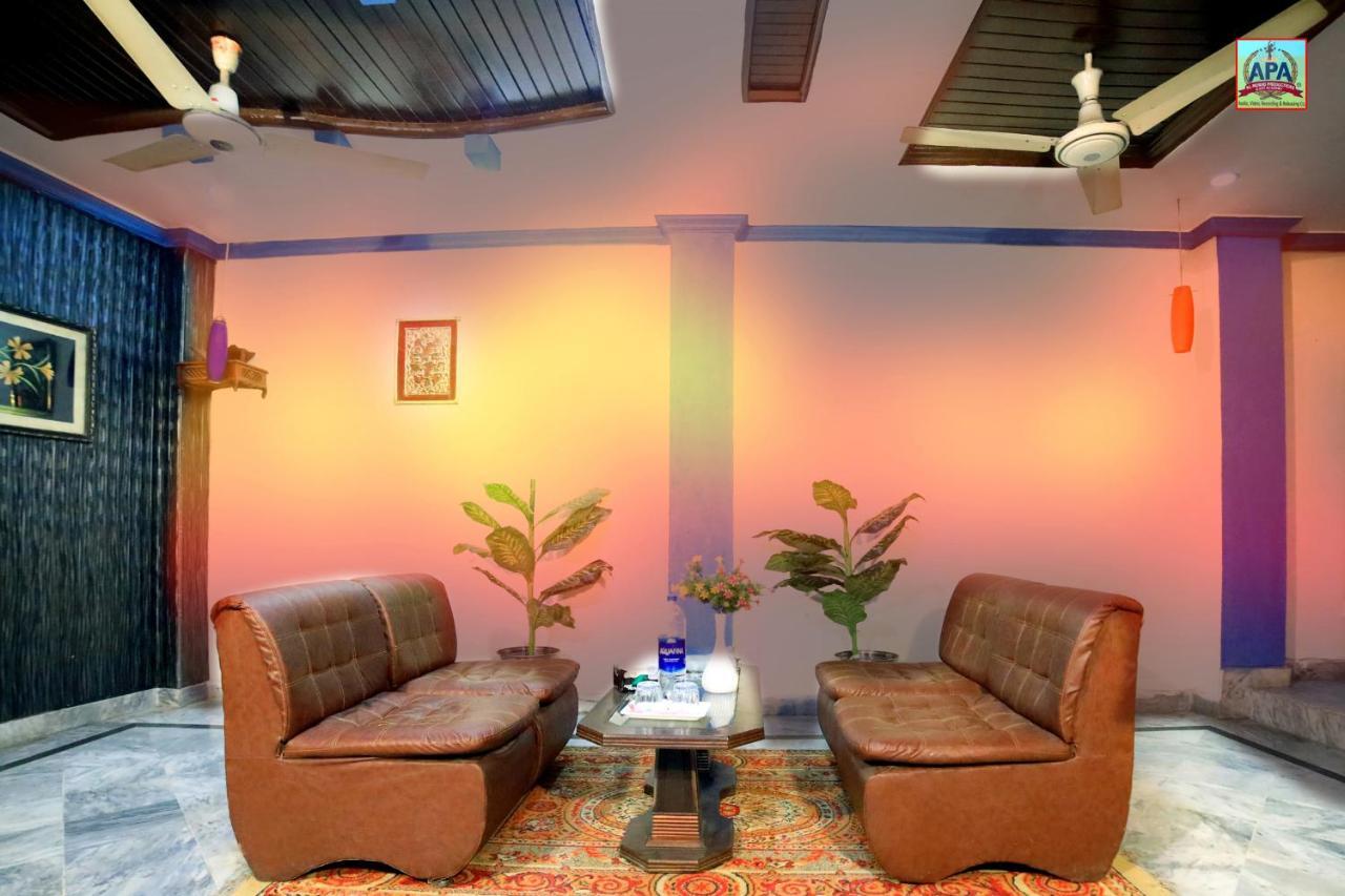 Royal Inn Guest House Лахор Екстериор снимка